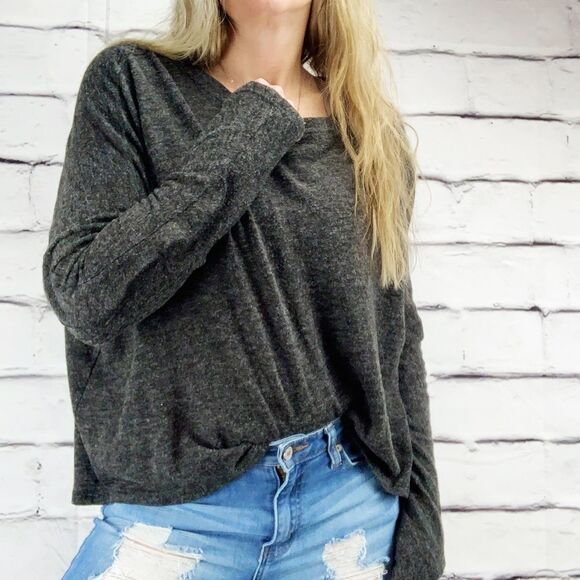 {Umgee} ruffle back top - Picture 1 of 6